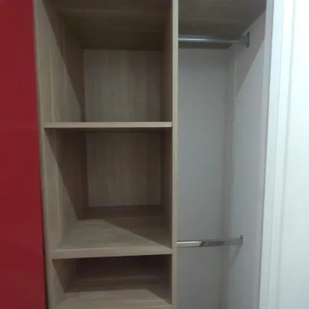 4 Min Walk To Metro, 3 Bedrooms &salon, La Defense