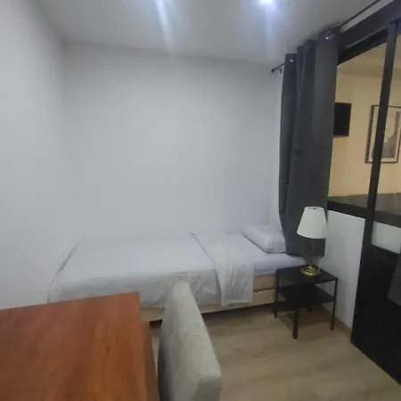 4 Min Walk To Metro, 3 Bedrooms &salon, La Defense Courbevoie