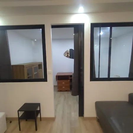 4 Min Walk To Metro, 3 Bedrooms &salon, La Defense Apartment